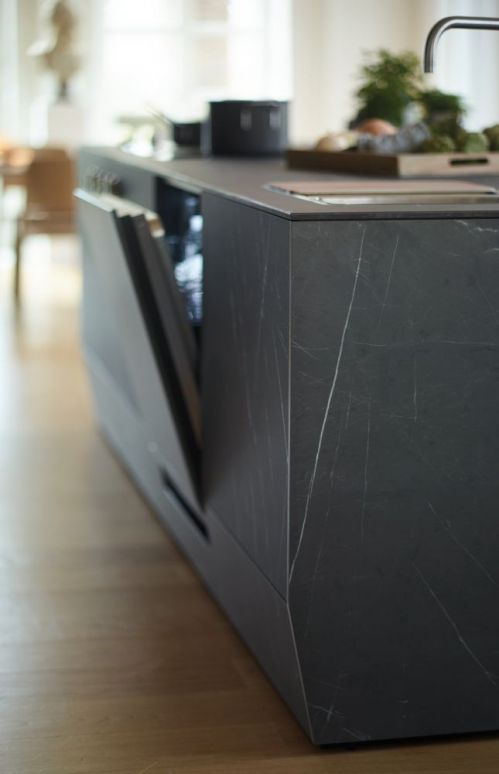 a1102690p02d2018 web