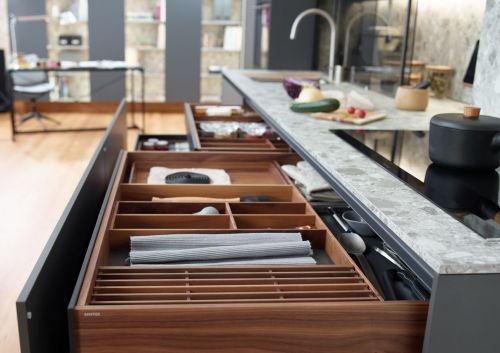 e1101880i09d2018 web